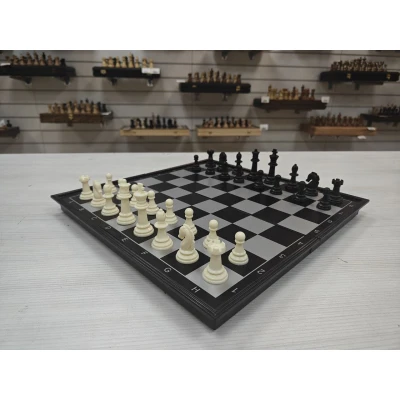 Шахматы нарды шашки пластиковые черно-белые