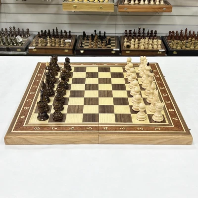 Шахматы подарочные из орех и граб доска 50 на 50 см