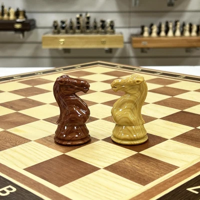 Шахматы турнирные Королевский Стаунтон с утяжелением доска 50 на 50 см красное дерево