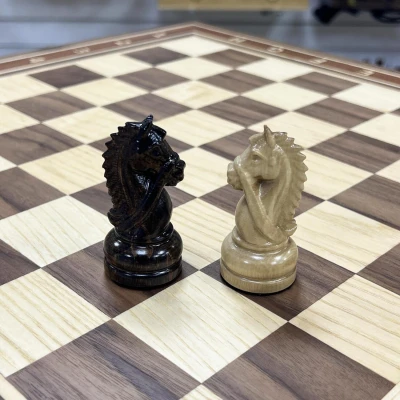 Шахматный ларец орех с фигурами Резной конь 52 см