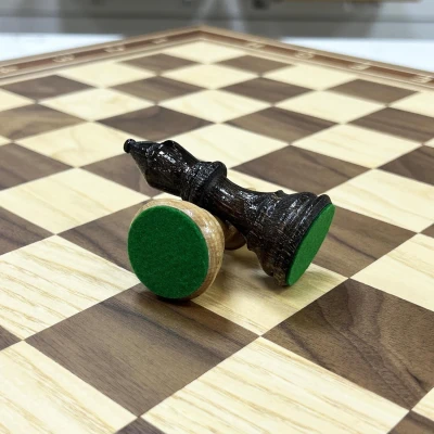 Шахматы нескладные орех с фигурами Суприм из дуба