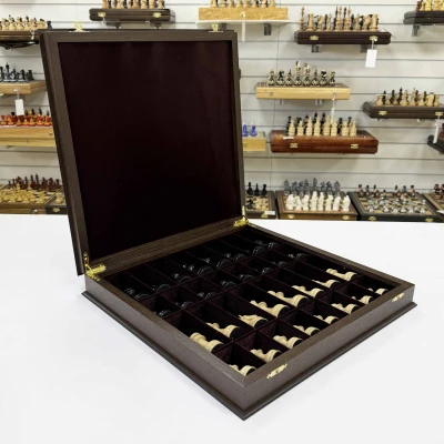 Шахматы подарочные в ларце Венге с утяжеленными фигурами премиум