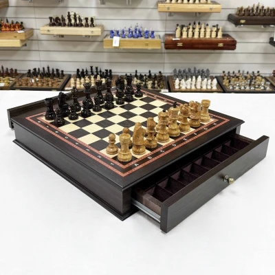 Шахматы в ларце с выдвижными ящиками из дерева венге и карельской березы Стаунтон люкс Шахматы в ларце с выдвижными ящиками из дерева венге и карельской березы Стаунтон люкс