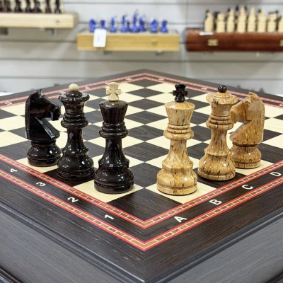 Шахматы в ларце с выдвижными ящиками из дерева венге и карельской березы Стаунтон люкс