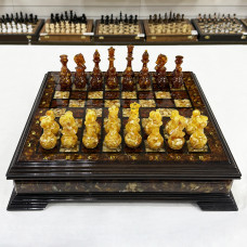 Шахматы из янтаря в ларце большие 47 см