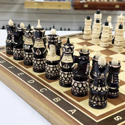 Шахматы подарочные ручной работы орех Русские воины большие