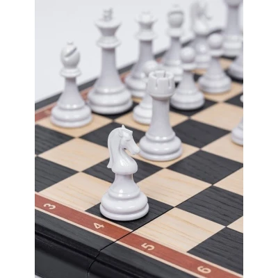 Шахматы подарочные из мореного дуба с фигурами Итальянский дизайн черно-белый
