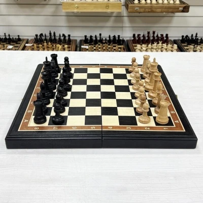 Шахматы из мореного дуба с фигурами из бука