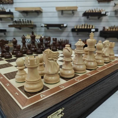 Шахматы подарочные из мореного дуба Антик в ларце с фигурами Эндшпиль из самшита и палисандра (2)