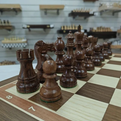 Шахматы подарочные из мореного дуба Антик в ларце с фигурами Эндшпиль из самшита и палисандра (2)