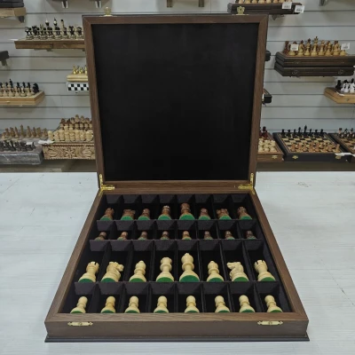 Шахматы подарочные из мореного дуба Антик в ларце с фигурами Эндшпиль из самшита и палисандра (2)