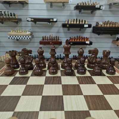 Шахматы подарочные из мореного дуба Антик в ларце с фигурами Эндшпиль из самшита и палисандра (2)