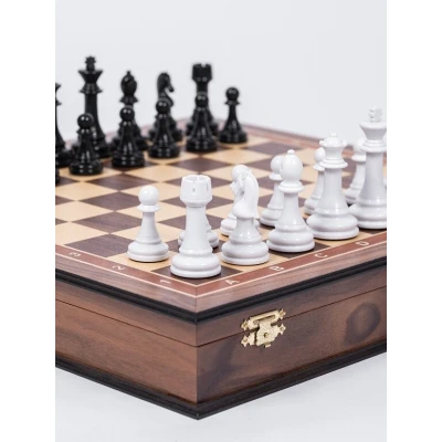 Шахматы подарочные в ларце Орех с фигурами Итальянский дизайн черно-белые