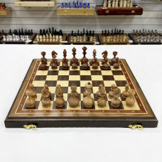 Шахматы деревянные эксклюзивные Суздальские в доске из ореха 45 см Шахматы деревянные эксклюзивные Суздальские в доске из ореха 45 см