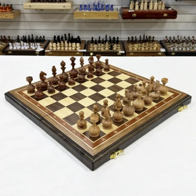 Шахматы деревянные эксклюзивные Суздальские в доске из ореха 45 см