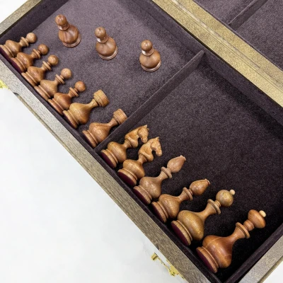 Шахматы деревянные эксклюзивные Суздальские в доске из ореха 45 см