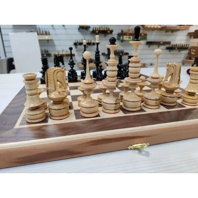 Шахматы подарочные клен презент орех средние