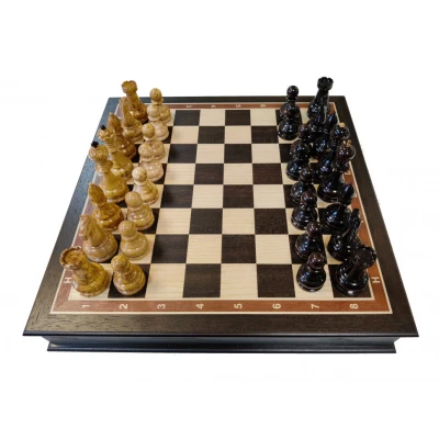 Эксклюзивные шахматы из карельской березы в ларце из черного дерева 45х45 см