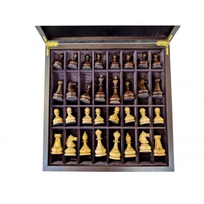 Эксклюзивные шахматы из карельской березы в ларце из черного дерева 45х45 см