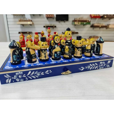 Шахматы Гжель против Хохломы