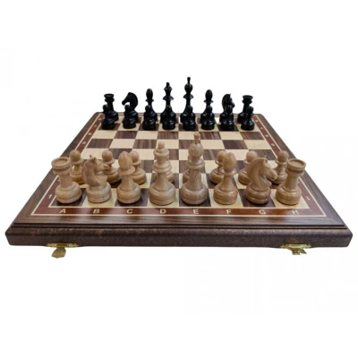 Шахматы подарочные из ореха и бука, фигуры с утяжелением, доска 45 на 45 см