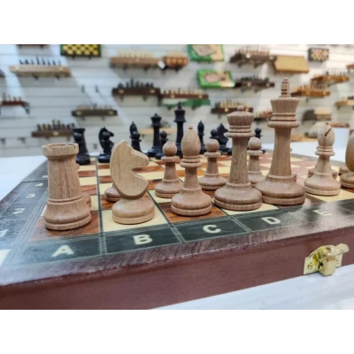 Шахматы деревянные подарочные Тура Люкс с утяжеленными фигурами из бука