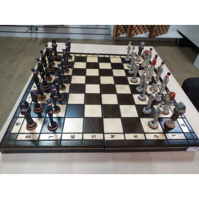 Шахматы тюремные из хлеба