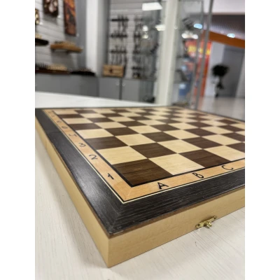 Шахматная доска 47 на 47 см деревянная без фигур