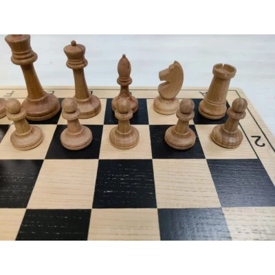 Шахматы турнирные Авангард с утяжелением средние на доске из бука