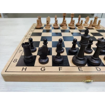 Шахматы турнирные Авангард с утяжелением средние на доске из бука