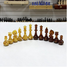 Шахматные фигуры из янтаря Шахматные фигуры из янтаря