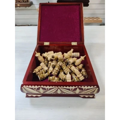 Шахматы резные ручной работы Богатыри в ларце 25 на 25 см