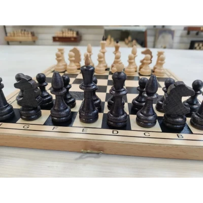 Шахматы деревянные из бука 30 на 30 см эконом