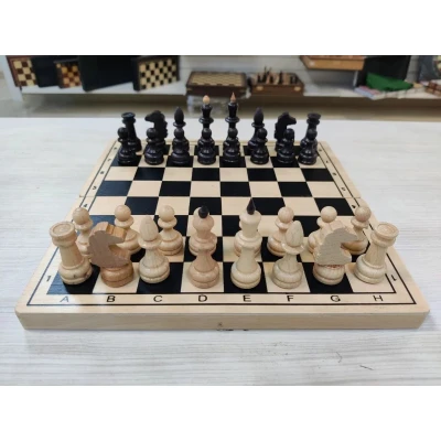 Шахматы деревянные из бука 30 на 30 см эконом