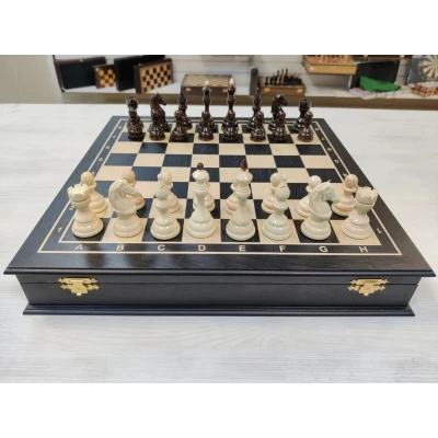 Шахматы подарочные в ларце из мореного дуба, с утяжеленными фигурами из граба