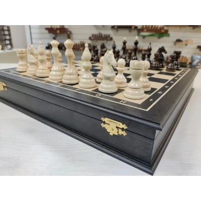 Шахматы подарочные в ларце из мореного дуба, с утяжеленными фигурами из граба