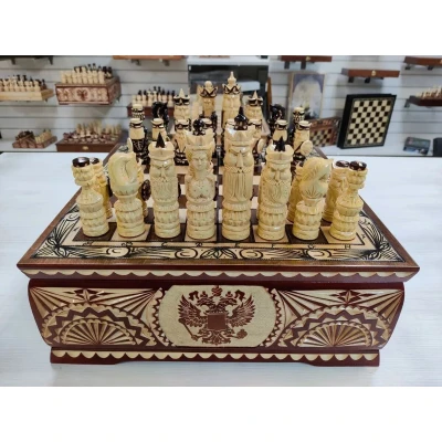 Шахматы ручной работы Русские воины в деревянном ларце