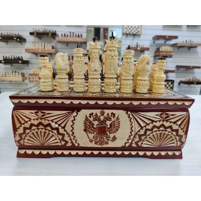 Шахматы ручной работы Русские воины в деревянном ларце
