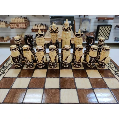 Шахматы ручной работы Русские воины в деревянном ларце